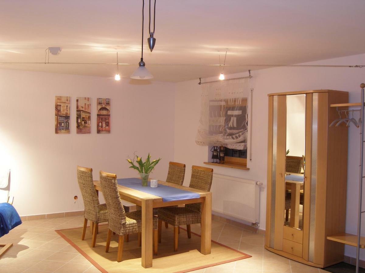 Ferienwohnung Stettfeld Екстериор снимка
